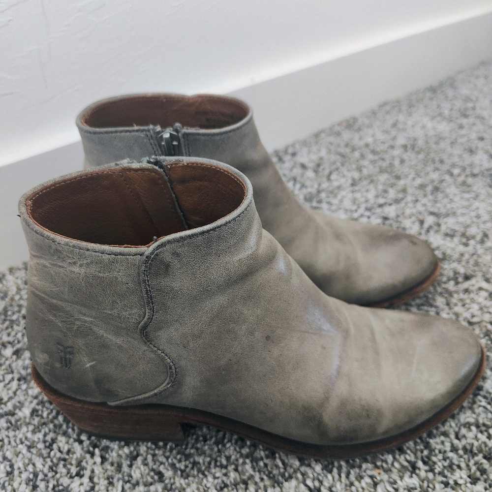 Frye Carson Pipping Bootie Graphite Size 5.5